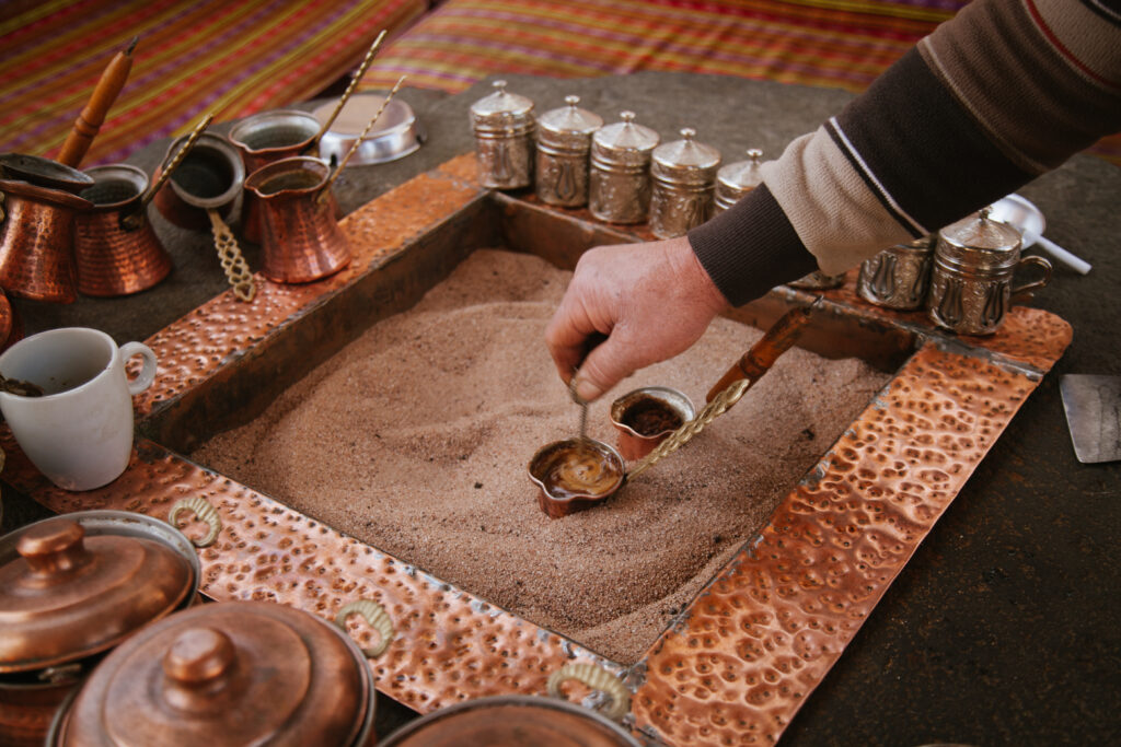 CÂU CHUYỆN CÀ PHÊ CÁT THỔ NHĨ KỲ – Türk Kahvesi