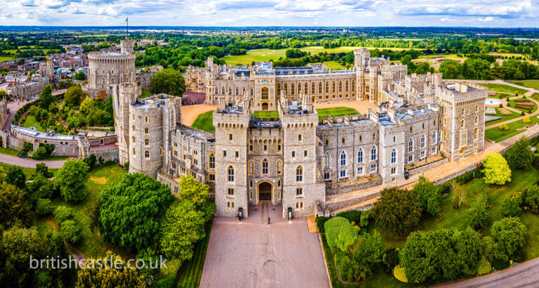 F02EWGB-1. windsor-castle-aerial